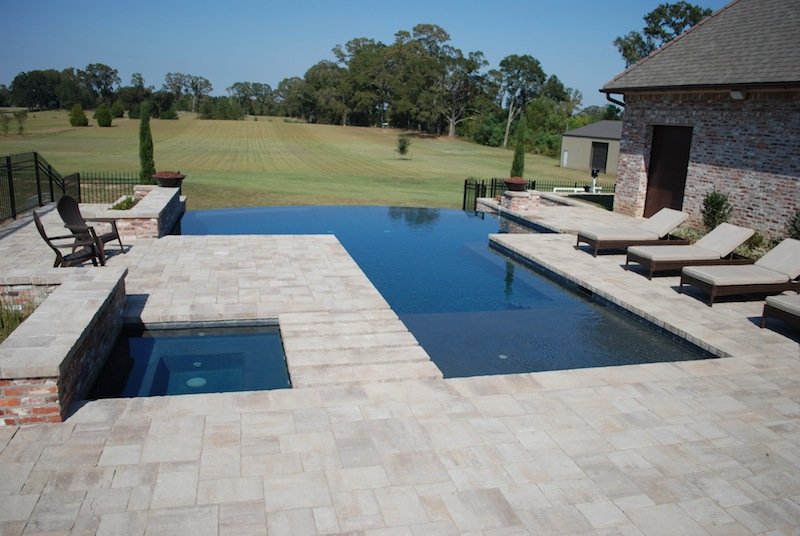 Embrace the Summer with a Custom Pool